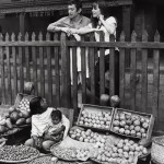 serge gainsbourg and jane birkin near street vegetable vendor in india