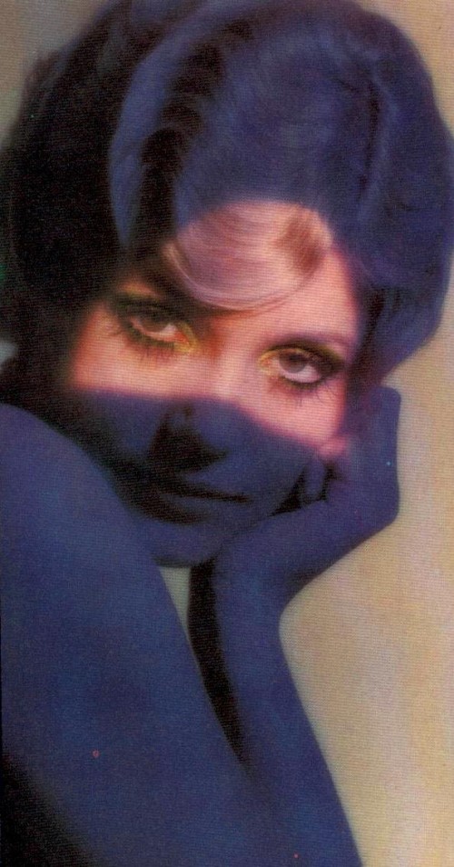 Blonde with lit eyes - Swiss music magazine from 1969
