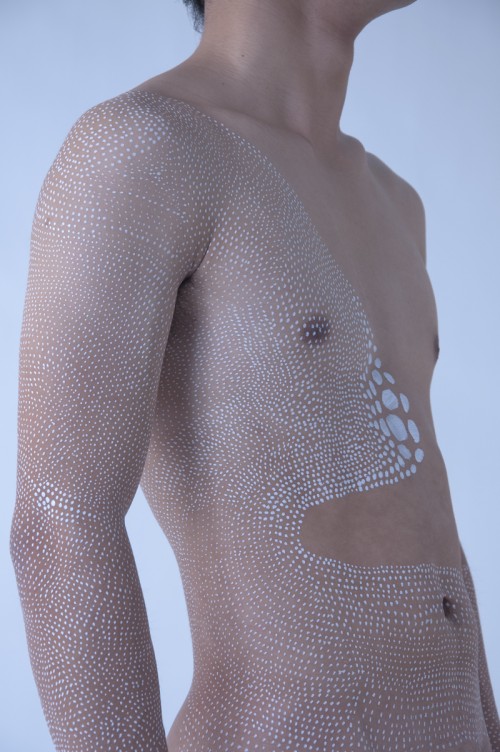 Dot contour portrait of a male torso by Miharu Matsunaga