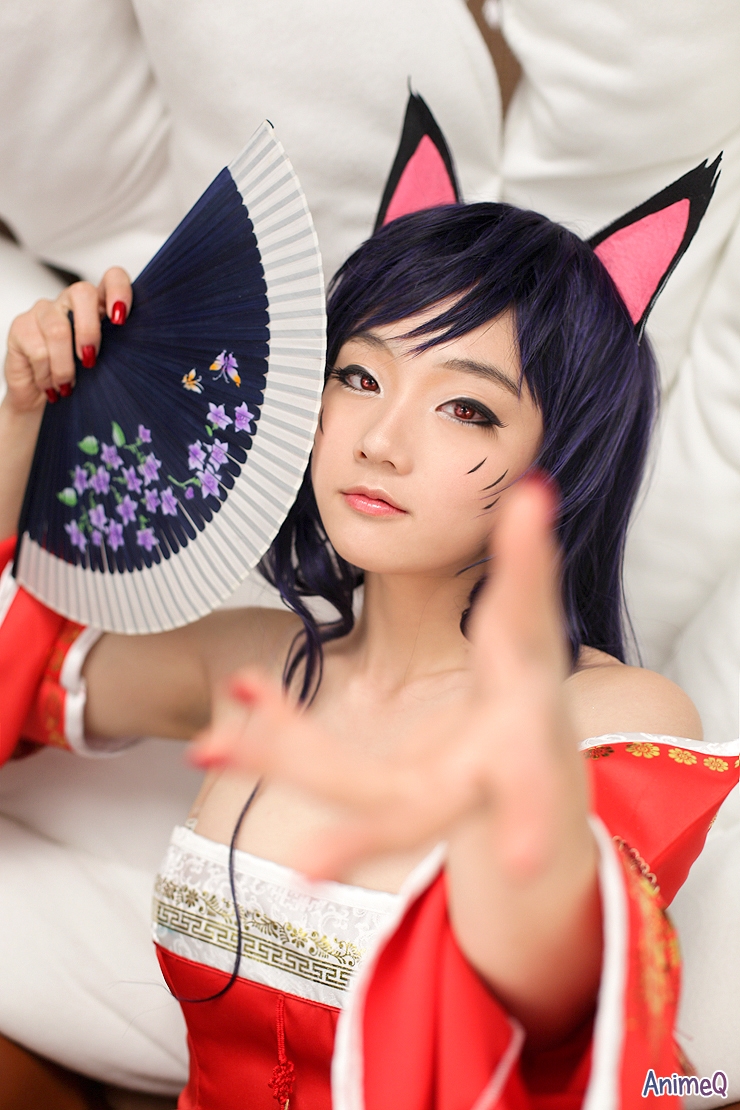 Ahri from League of Legends cosplayed by Miyuko from Spcats